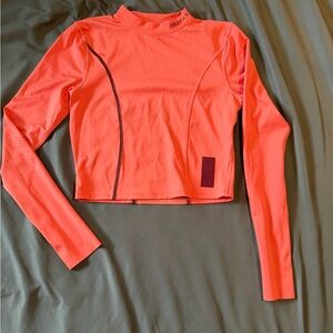 Coral Long Sleeve Women's Underarmor Crop Top. XS